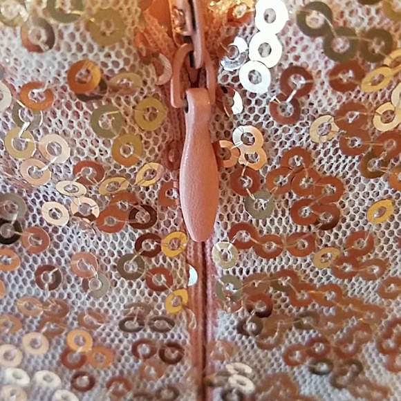 🆕 🔴SOLD OUT🔴Rose Gold Sequin Bodysuit - Picture 2 of 7